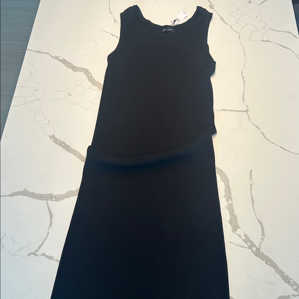 GAP Classic Black Ribbed Tank Top